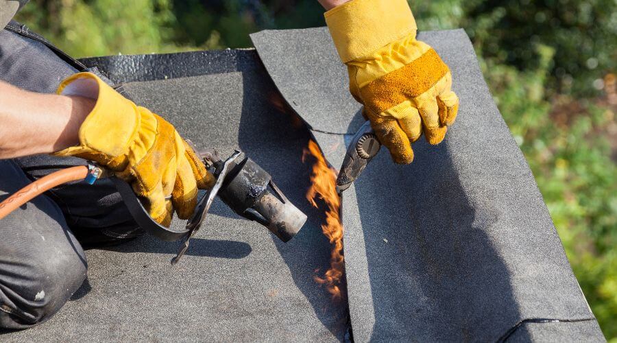 Professional gutter cleaning in Mammoth, AZ